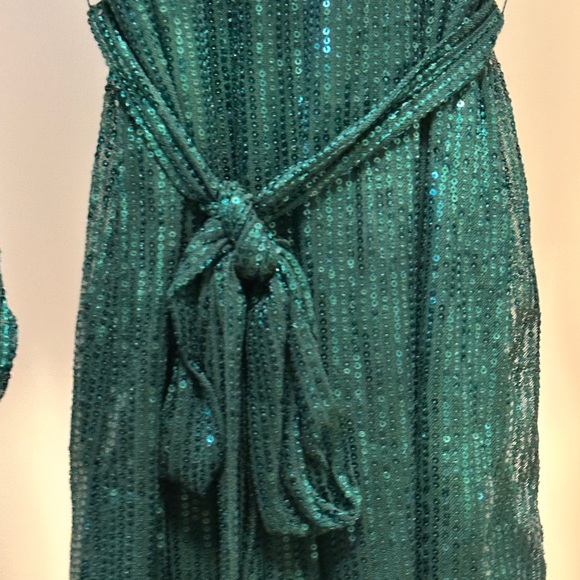 Green sequin dress (size S) from Pinkblush Store - Picture 5 of 8
